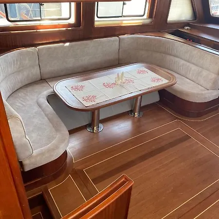 Botel Bluemarmarisgulettour *
